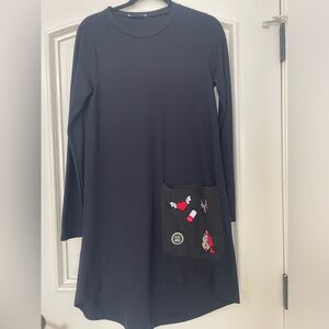 Long sleeve black dress with pocket embroidery